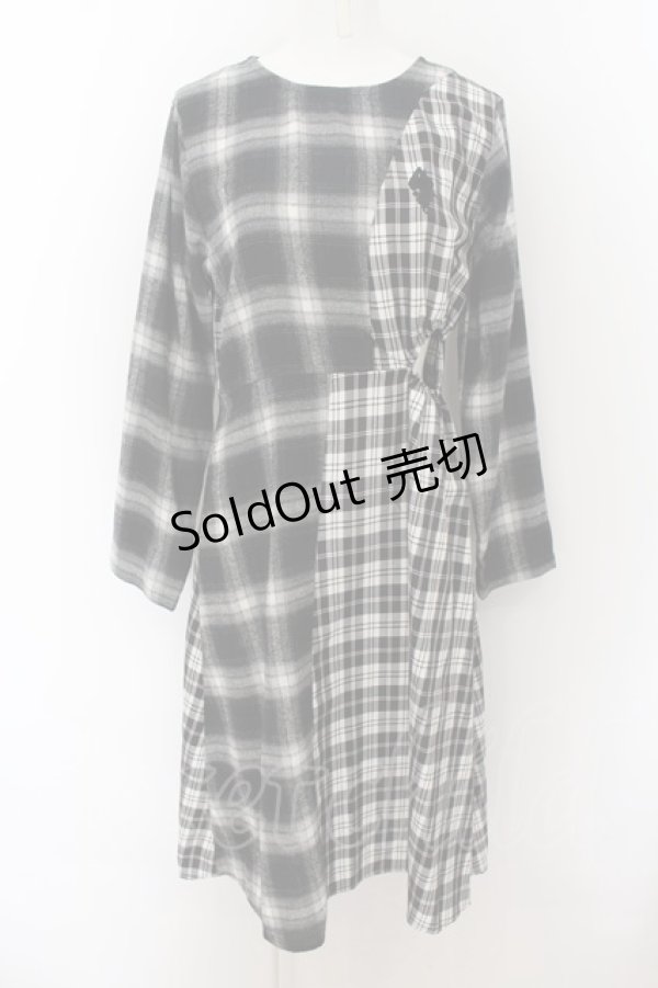 画像1: NieR Clothing / SIDE OPENブロッキングワンピース F  O-24-07-08-1023-PU-OP-SZ-ZI (1)