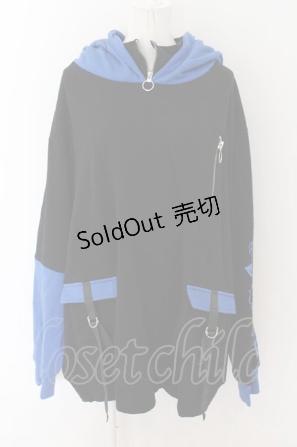 画像1: ililil / あのね。コラボ切り替えハイネックプリントパーカー  ブラック×ブルー O-24-07-20-053-PU-TO-OW-ZI (1)