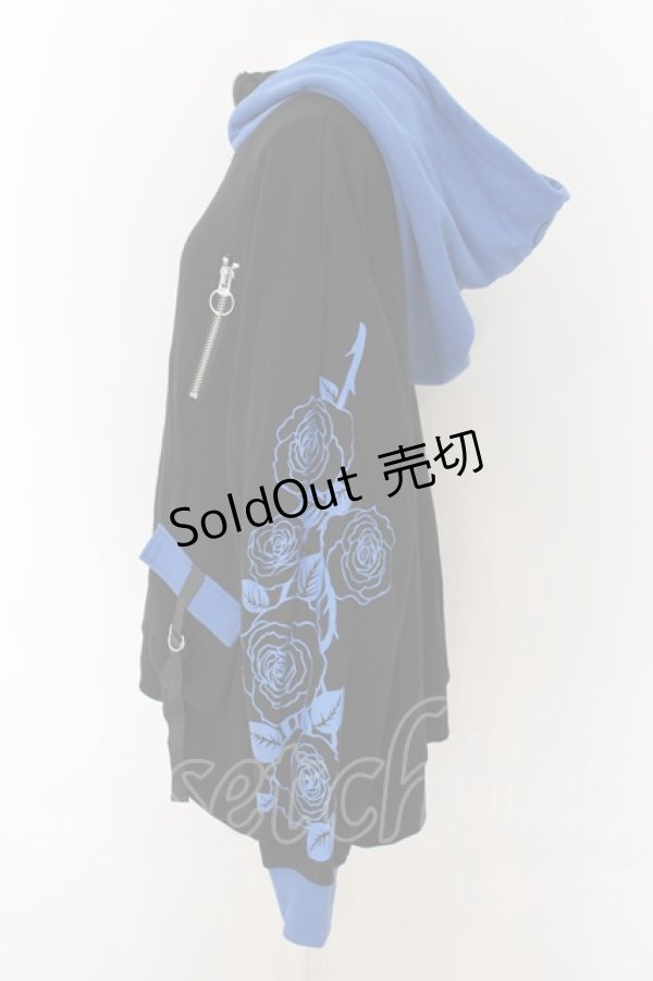 画像2: ililil / あのね。コラボ切り替えハイネックプリントパーカー  ブラック×ブルー O-24-07-20-053-PU-TO-OW-ZI (2)