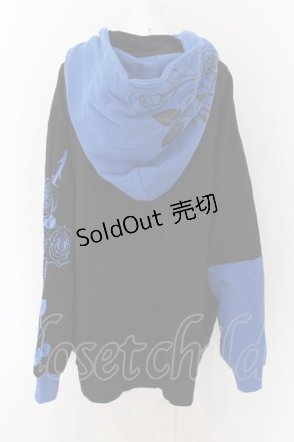 画像3: ililil / あのね。コラボ切り替えハイネックプリントパーカー  ブラック×ブルー O-24-07-20-053-PU-TO-OW-ZI (3)