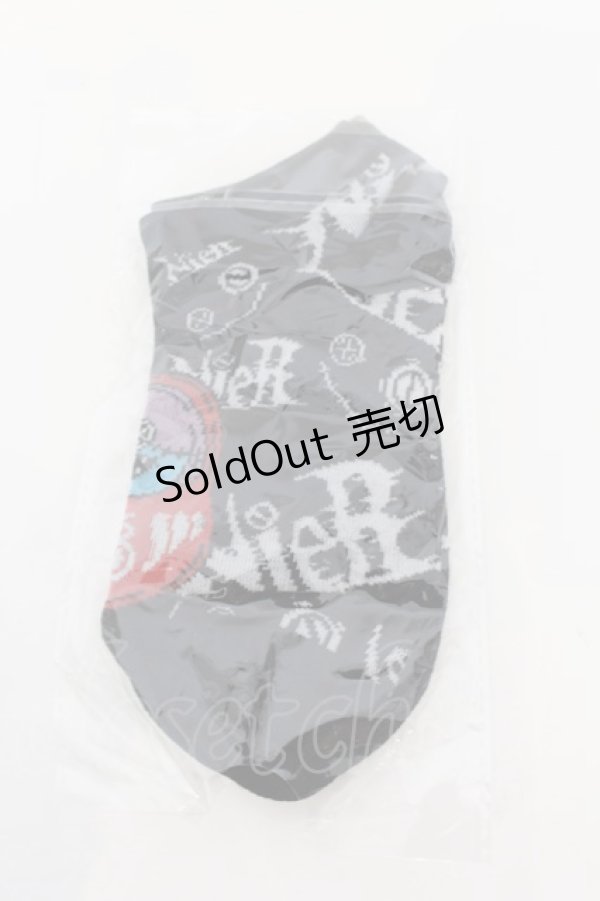 画像2: NieR CLOTHING / 総柄ソックス  ブラック O-24-08-30-085-PU-ZA-OW-ZT168-F004 (2)