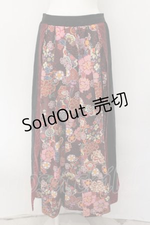 画像: Qutie Frash / 和柄プリーツロンスカ  レッド O-24-09-19-104-QU-SK-OW-ZI