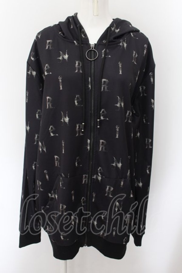 画像1: NieR Clothing / 転写ptジップアップパーカー F アルファベット総柄（ブラック） O-24-10-08-012-PU-TO-OW-ZT260 (1)