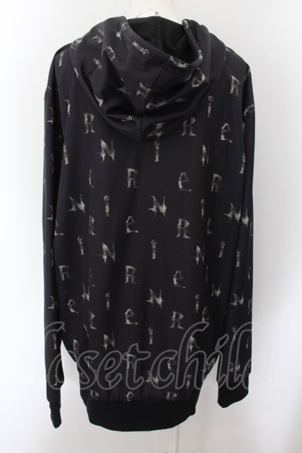 画像3: NieR Clothing / 転写ptジップアップパーカー F アルファベット総柄（ブラック） O-24-10-08-012-PU-TO-OW-ZT260 (3)