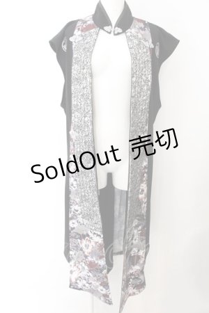 画像: Qutie Frash / 2019パティキュラ陣羽織風ロングカーディガン  ブラック×和柄金魚 O-24-10-27-067-QU-TO-OW-ZI