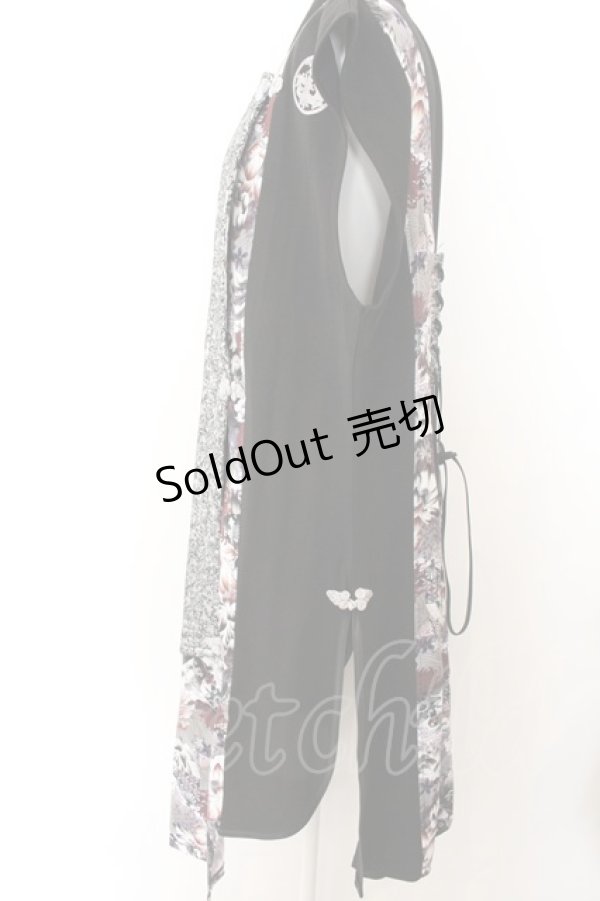 画像2: Qutie Frash / 2019パティキュラ陣羽織風ロングカーディガン  ブラック×和柄金魚 O-24-10-27-067-QU-TO-OW-ZI (2)