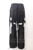 画像2: REFLEM / ロゴテープベルト付きナイロンフレアカーゴパンツ F ブラック O-24-10-31-017-PU-PA-YM-ZT283 (2)