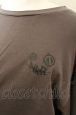 画像2: NieR Clothing / プリントラグランカットソー  チャコール O-24-11-06-025-PU-TO-IG-ZT372 (2)