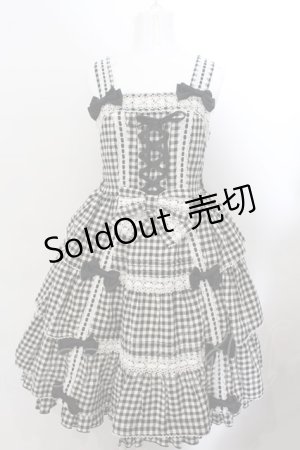 画像: metamorphose / ３段フリルジャンパースカート（ギンガム）  クロ×オフシロ O-24-11-20-007-ME-OP-OW-OS