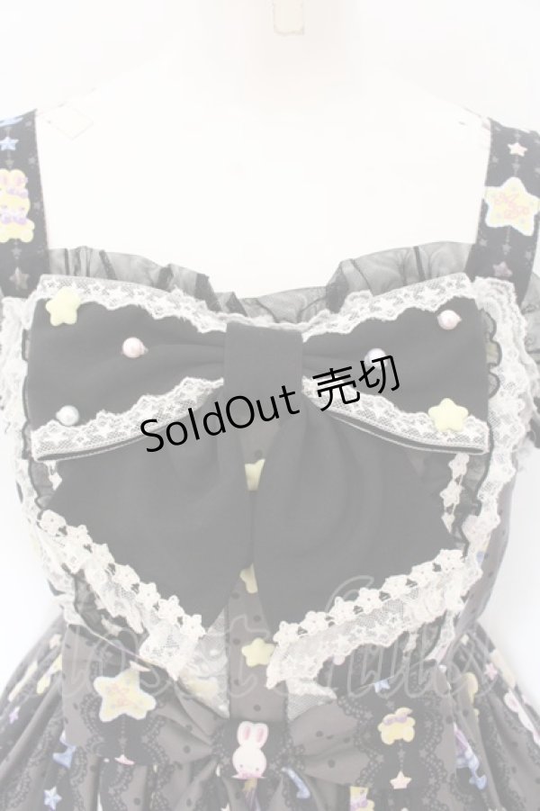 画像2: Angelic Pretty / Dreamy Night Cakesジャンパースカート  クロ O-24-12-05-012-AP-OP-OW-OS (2)