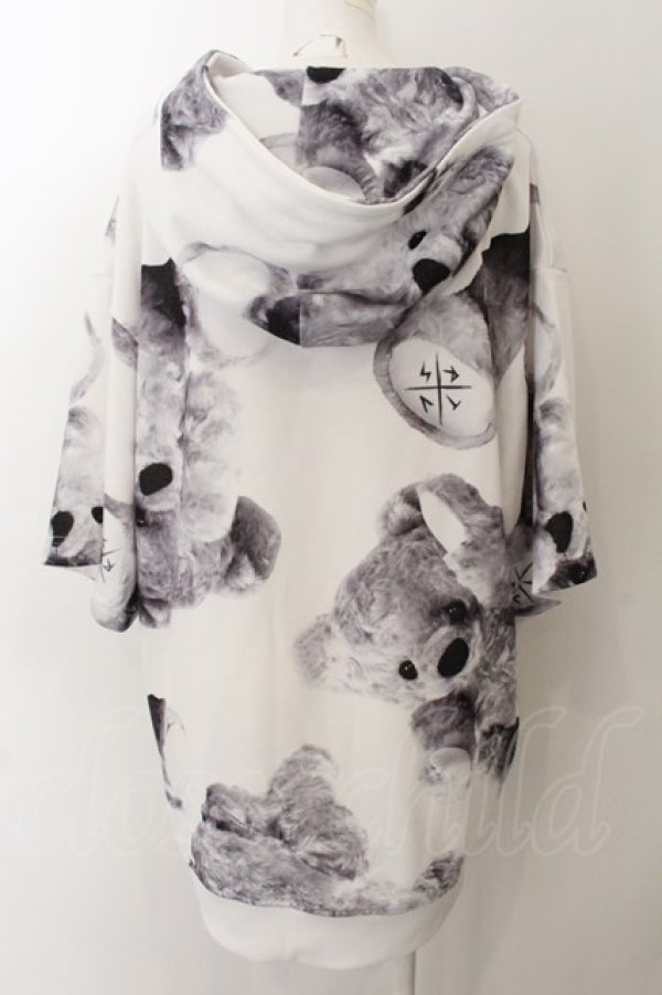 画像4: TRAVAS TOKYO / クマ総柄半袖パーカー F ホワイト O-24-12-13-041-PU-TO-YM-ZT396 (4)