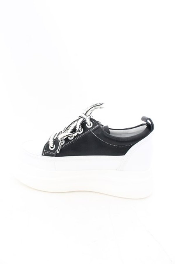 画像3: NieR Clothing / NieR軽量×厚底SNEAKERS【身長約6.5cmUP】 JPN22.5cm ブラック×ホワイト O-24-12-15-028-PU-SH-IG-ZT346 (3)