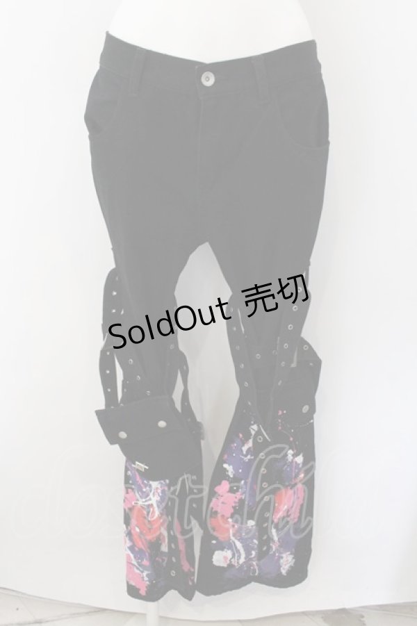 画像1: REFLEM / ペイント加工ベルト付フレアシルエットカーゴパンツ FREE ブラック O-24-12-19-077-PU-PA-IG-ZT122 (1)