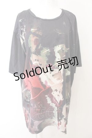 画像: NieR Clothing / 転写Tシャツ F ロゴ（ブラック×カーキ系） O-24-12-31-1040-PU-TS-OW-ZT124
