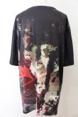 画像2: NieR Clothing / 転写Tシャツ F ロゴ（ブラック×カーキ系） O-24-12-31-1040-PU-TS-OW-ZT124 (2)
