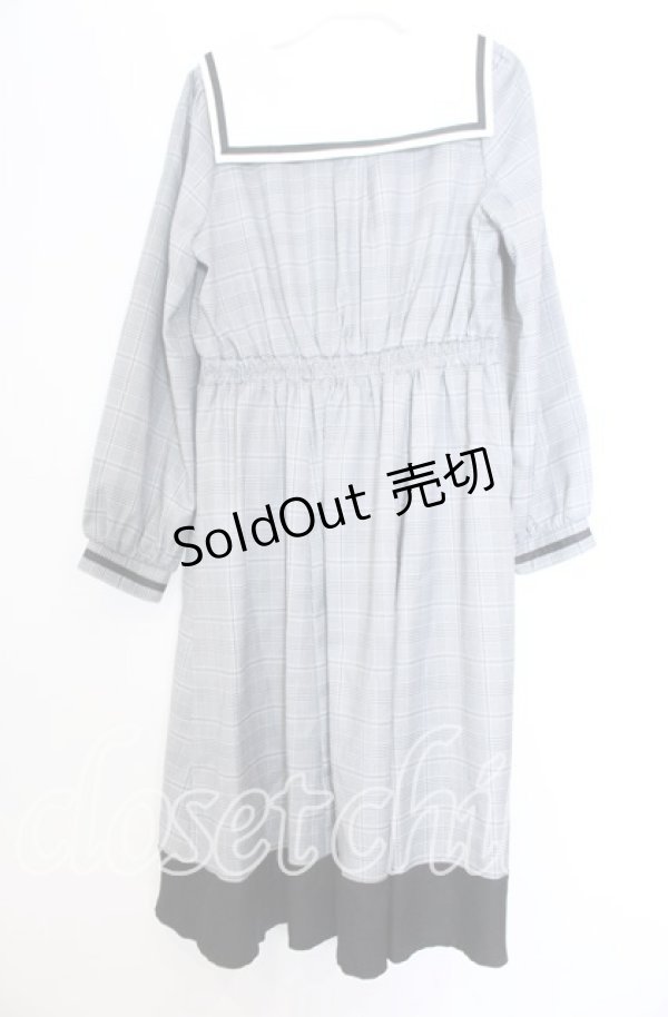 画像2: axes femme / ブローチ付セーラーワンピース F グレー O-25-11-19-045-AX-OP-OW-OS (2)