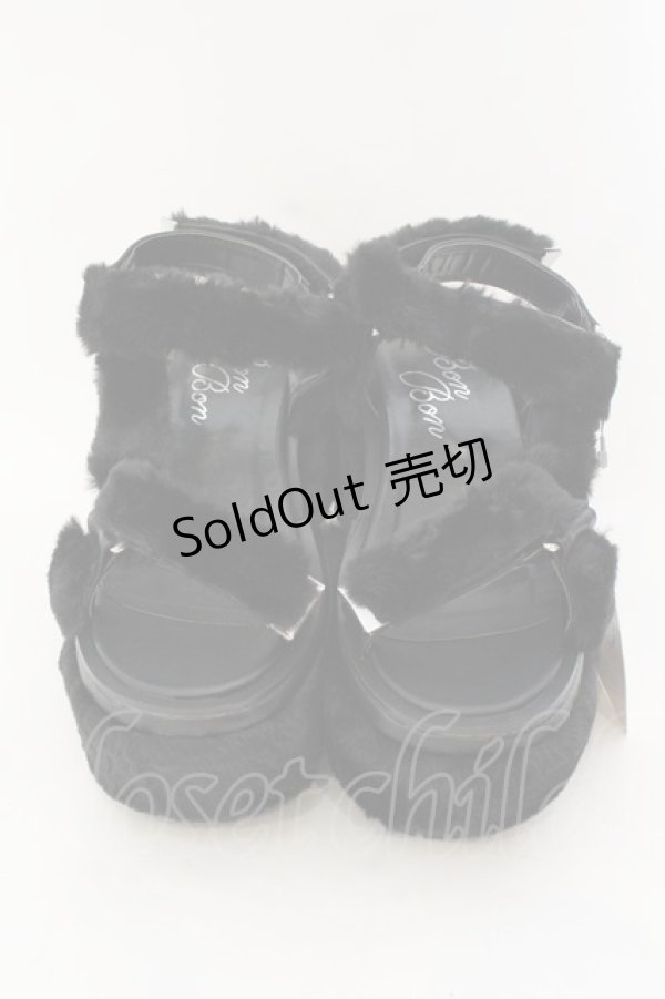 画像2: E hyphen world gallery / 厚底ファーサンダル M クロ O-25-01-27-041-LO-SH-OW-ZT-K002 (2)