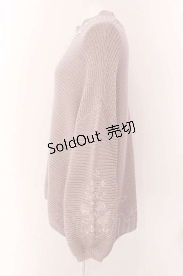 画像2: axes femme / 袖刺繍ニット  ピンクベージュ O-25-01-31-1012-AX-TO-IG-OS (2)