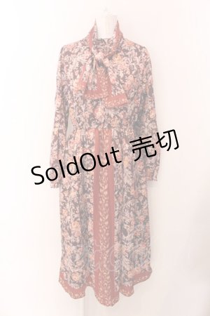 画像: axes femme / パネル柄ボウタイ付きワンピ  ブラウン×オレンジ O-25-01-31-1024-AX-OP-IG-OS