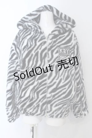 画像: 【SALE】KRY CLOTHING / 「DOUBUTSU BZ」ファーブルゾン - ブラック×ホワイト O-25-01-31-2007-EL-CO-OW-ZT014