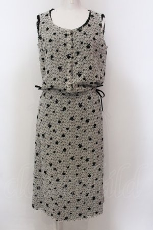画像: INGEBORG / フロッキーローズサイドレイヤードワンピース  シロ×クロ O-25-02-19-1016-LO-OP-IG-ZT092