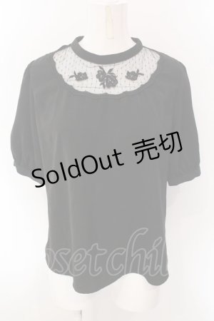 画像: an another angelus / ヨークローズ刺繍プルオーバーブラウス  クロ O-25-02-26-1040-CA-BL-IG-OS