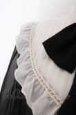 画像2: Angelic Pretty / シフォン切替ピンタックブラウス  クロ×シロ O-25-02-27-1063-AP-BL-IG-OS (2)