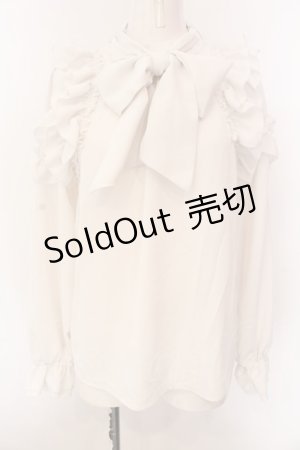 画像: axes femme / リボン付フリルデザインブラウス F オフシロ O-25-02-28-033-AX-BL-IG-OS