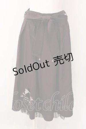 画像: axes femme / 猫×メッセージ刺繍スカート F パープル O-25-02-28-042-AX-SK-IG-OS