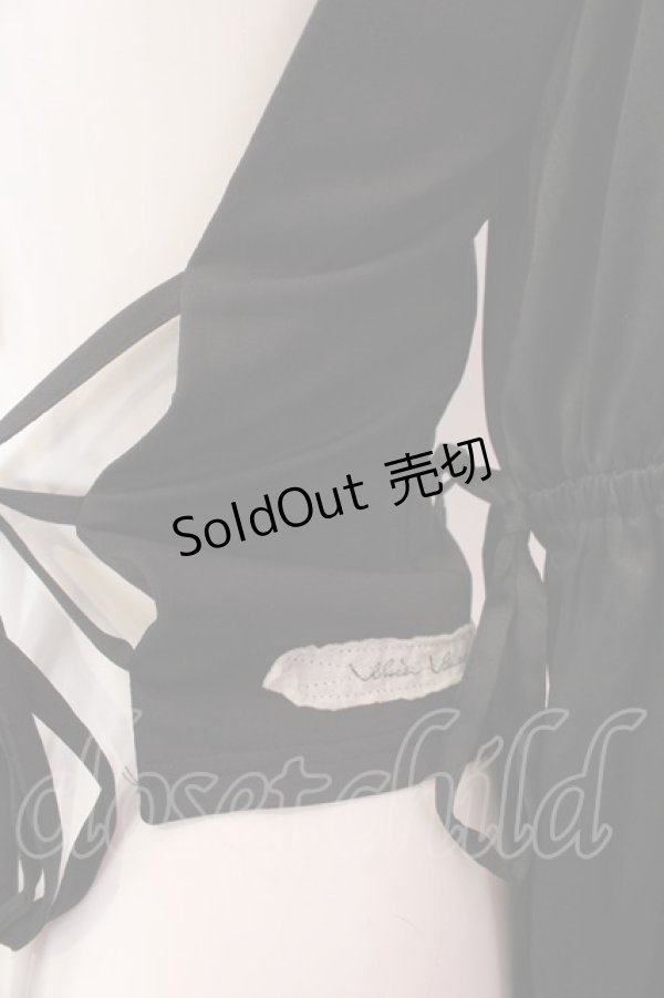 画像5: alice auaa / ストレッチ切り替えバックオープンフリルブラウス  ブラック O-25-03-12-038-AA-BL-IG-OS (5)