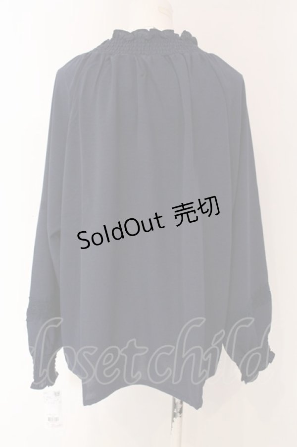 画像2: axes femme / シャーリングスタンドブラウス F ネイビー O-25-03-13-012-AX-BL-OW-OS (2)