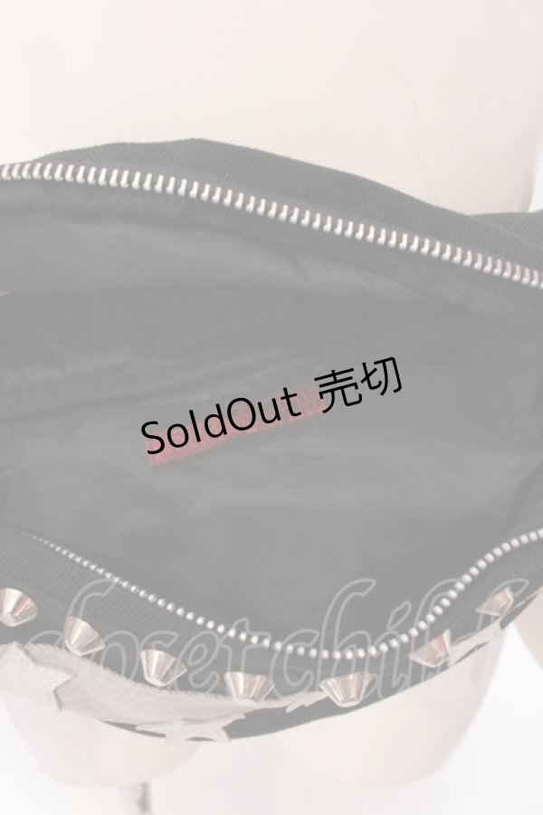 画像4: RNA / レザースターボディバッグ  ブラック O-25-03-17-070-PU-BG-IG-OS (4)