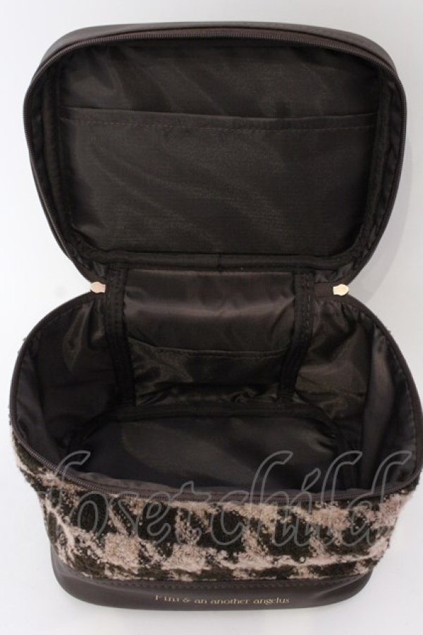 画像4: Fi.n.t / ストラップ付き2wayバニティポーチ  ブラウン O-25-03-17-076-CA-BG-IG-ZT-K020 (4)