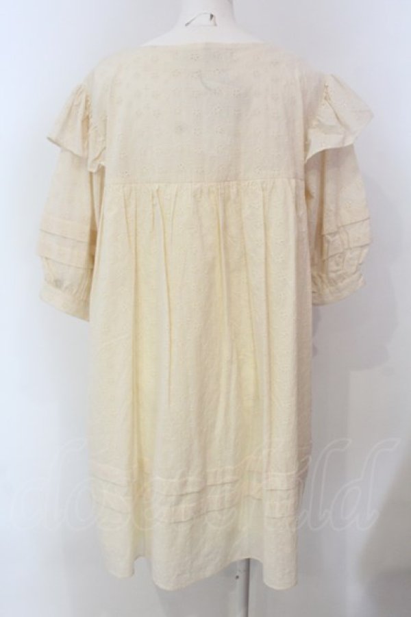 画像4: Maison de FLEUR Petite Robe canone / エンジェルショルダースモックワンピース  アイボリー O-25-03-20-2032-EL-OP-IG-ZT140 (4)