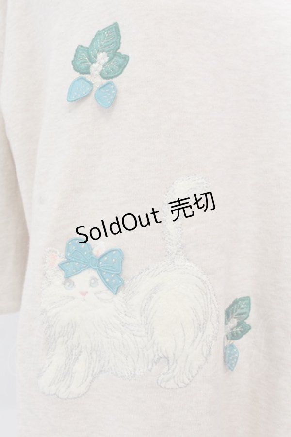 画像2: Franche Lippee / 白猫いちご刺繍カットワンピース  ベージュ O-25-03-20-2008-LO-OP-IG-ZT192 (2)