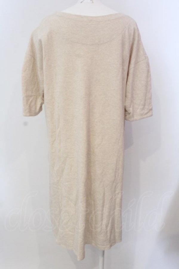 画像4: Franche Lippee / 白猫いちご刺繍カットワンピース  ベージュ O-25-03-20-2008-LO-OP-IG-ZT192 (4)