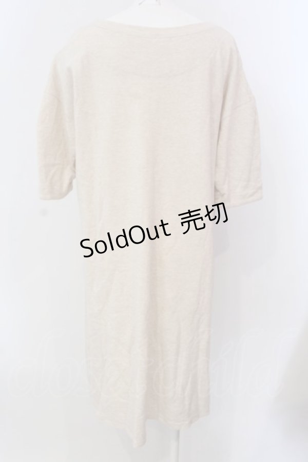 画像4: Franche Lippee / 白猫いちご刺繍カットワンピース  ベージュ O-25-03-20-2008-LO-OP-IG-ZT192 (4)