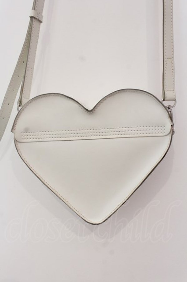 画像4: Dr.Martens （Getta Grip） / LOVE HEART BAG バッグ  ホワイト O-25-03-22-013-PU-BG-IG-OS (4)