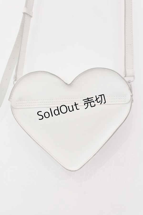画像4: Dr.Martens （Getta Grip） / LOVE HEART BAG バッグ  ホワイト O-25-03-22-013-PU-BG-IG-ZT273 (4)