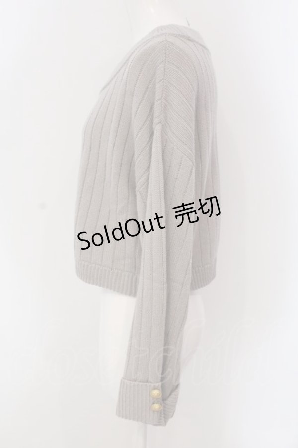 画像2: Fi.n.t / エンブレム釦ワイドスリーブニットプルオーバー【洗える】  グレー O-25-03-26-1031-CA-TO-IG-ZT110 (2)