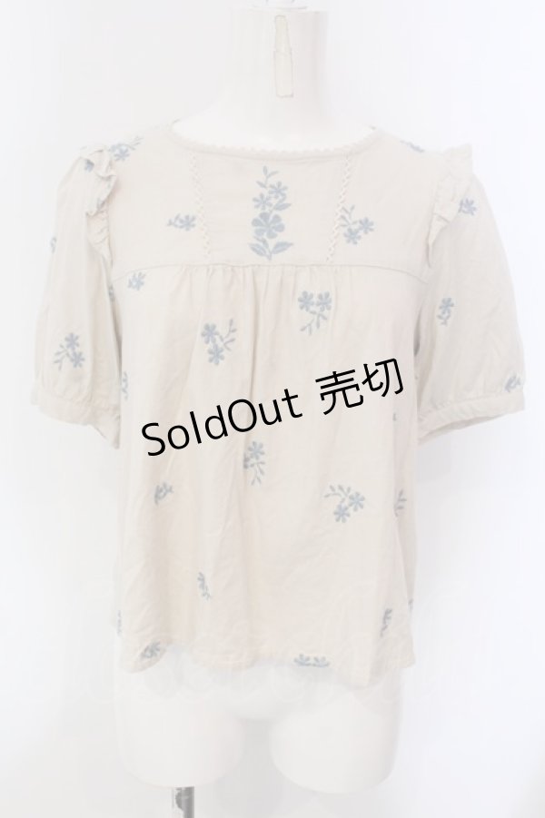 画像1: Fi.n.t / ショルダーフリル小花総刺繍ブラウス  ベージュ O-25-03-26-1015-CA-BL-IG-ZT114 (1)