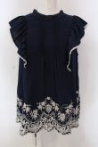 画像1: axes femme / 裾刺繍ノースリブラウス M ネイビー O-25-03-31-1029-AX-BL-IG-OS (1)