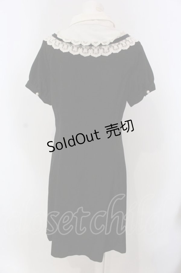画像3: axes femme POETIQUE / レース襟半袖ワンピース  クロ×アイボリー O-25-03-31-1043-AX-OP-IG-OS (3)