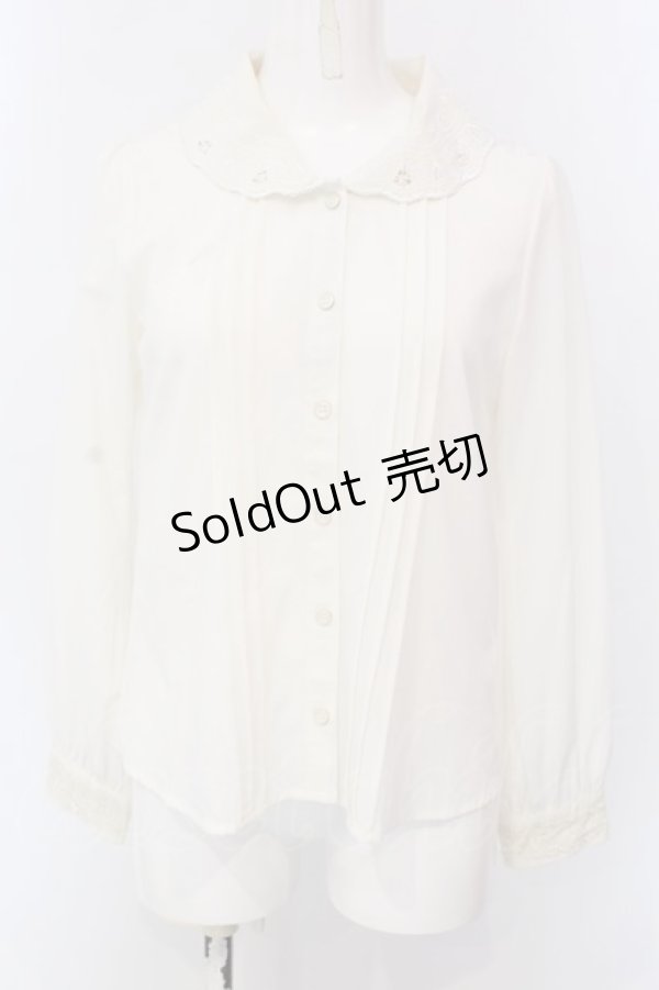 画像1: axes femme / カッティング刺繍襟リボン付きブラウス【リボン欠品】 M オフシロ O-25-03-31-1016-AX-BL-IG-OS (1)