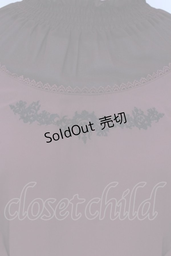 画像2: axes femme POETIQUE / ディズニーヴィランズ/ブラウス M ワイン O-25-03-31-1024-AX-BL-IG-OS (2)