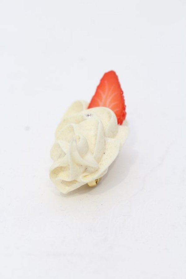 画像2: Q-pot. / Starawberry Whip ブローチ  オフシロ×アカ O-25-03-31-087-QP-AC-IG-OS (2)