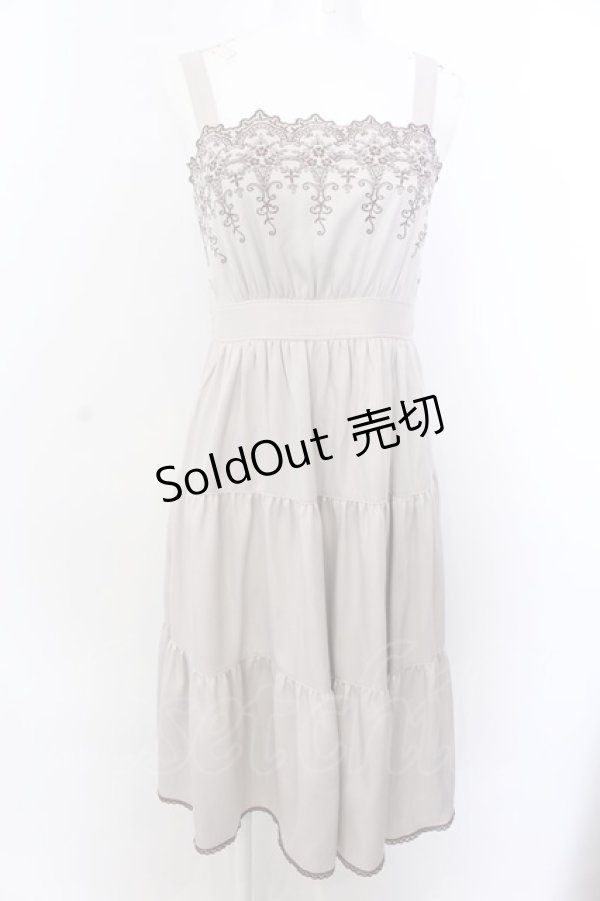 画像1: axes femme POETIQUE / スカラップ刺繍キャミワンピース M グレージュ O-25-04-04-070-AX-OP-OW-OS (1)