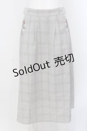 画像: axes femme / 花刺繍チェック柄スカート  ブラウン O-25-04-05-062-AX-SK-IG-OS