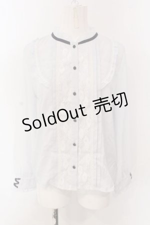 画像: axes femme / ブローチ付きスタンドブラウス M サックス O-25-04-07-052-AX-BL-OW-OS
