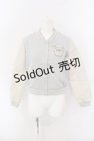 画像: Fi.n.t / ポットワッペン付きスタジャン F ブルー O-25-04-07-067-CA-JA-OW-OS